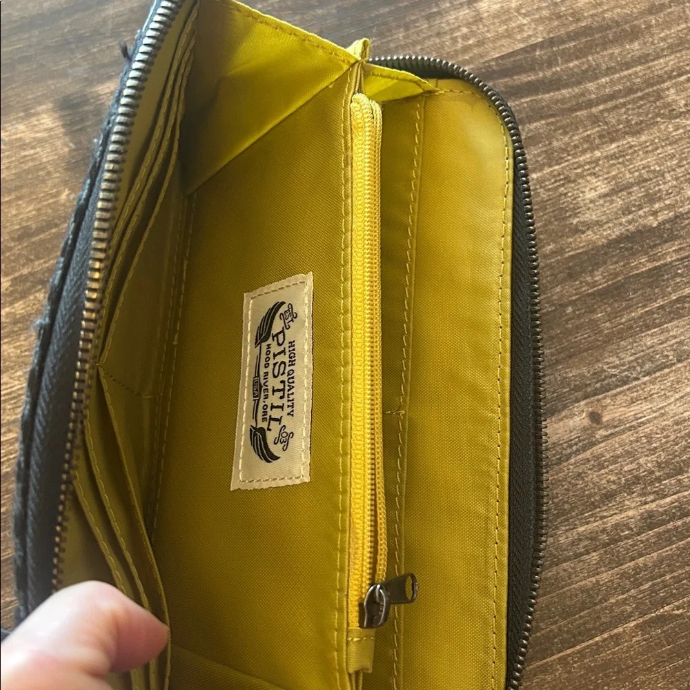 Pistil Wallet